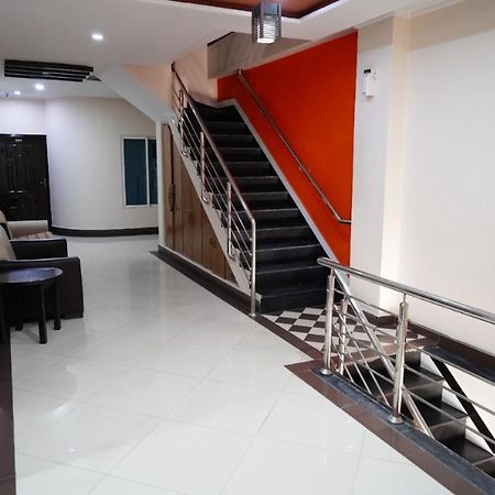 Midtown Hotel Равалпинди Екстериор снимка