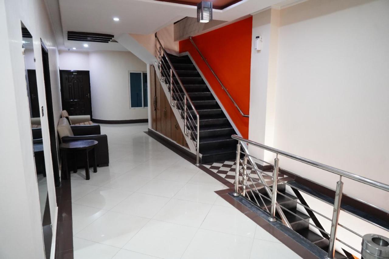 Midtown Hotel Равалпинди Екстериор снимка