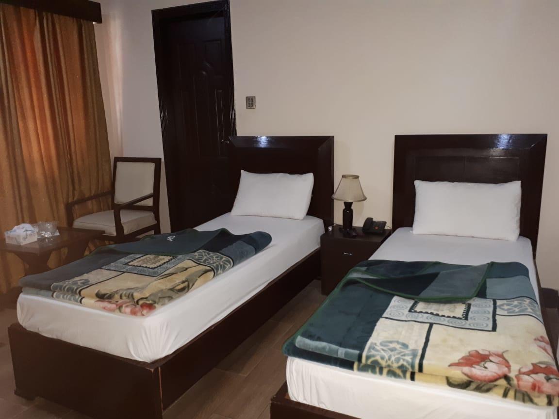 Midtown Hotel Равалпинди Екстериор снимка