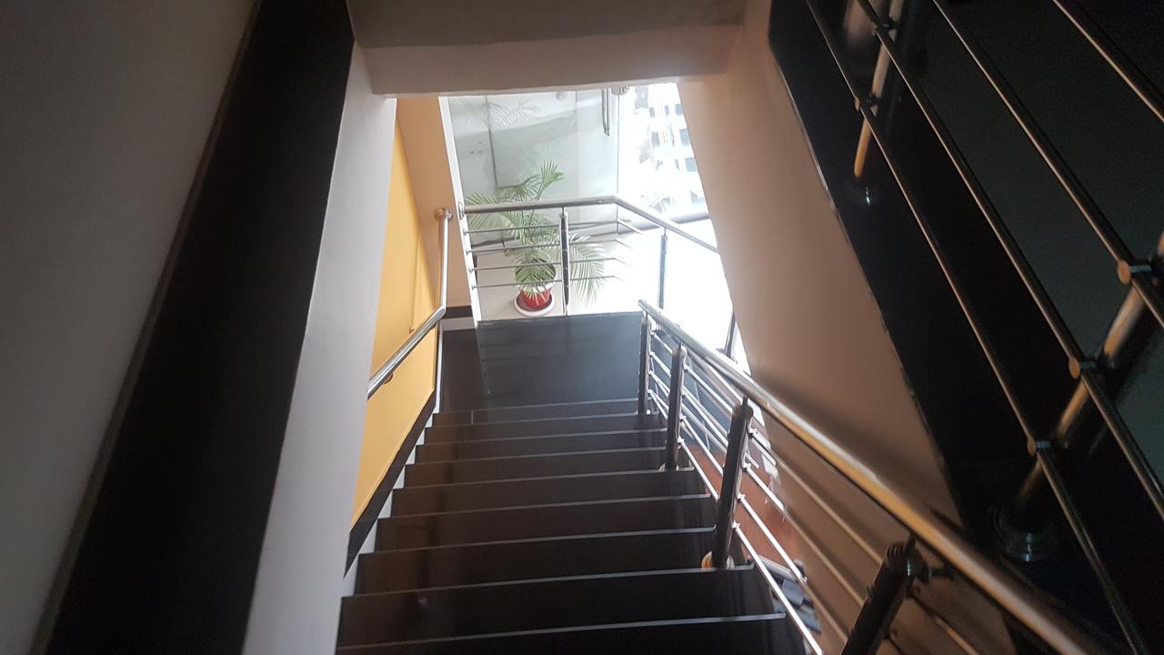 Midtown Hotel Равалпинди Екстериор снимка