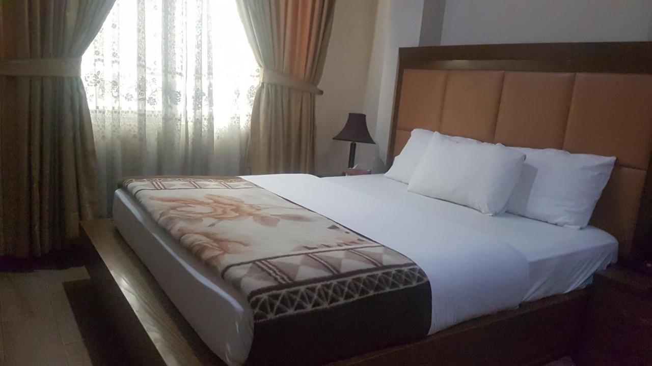 Midtown Hotel Равалпинди Екстериор снимка