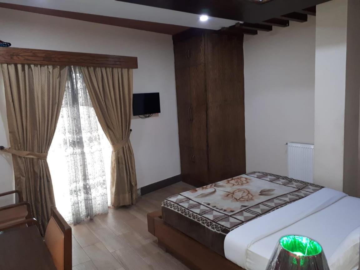 Midtown Hotel Равалпинди Екстериор снимка