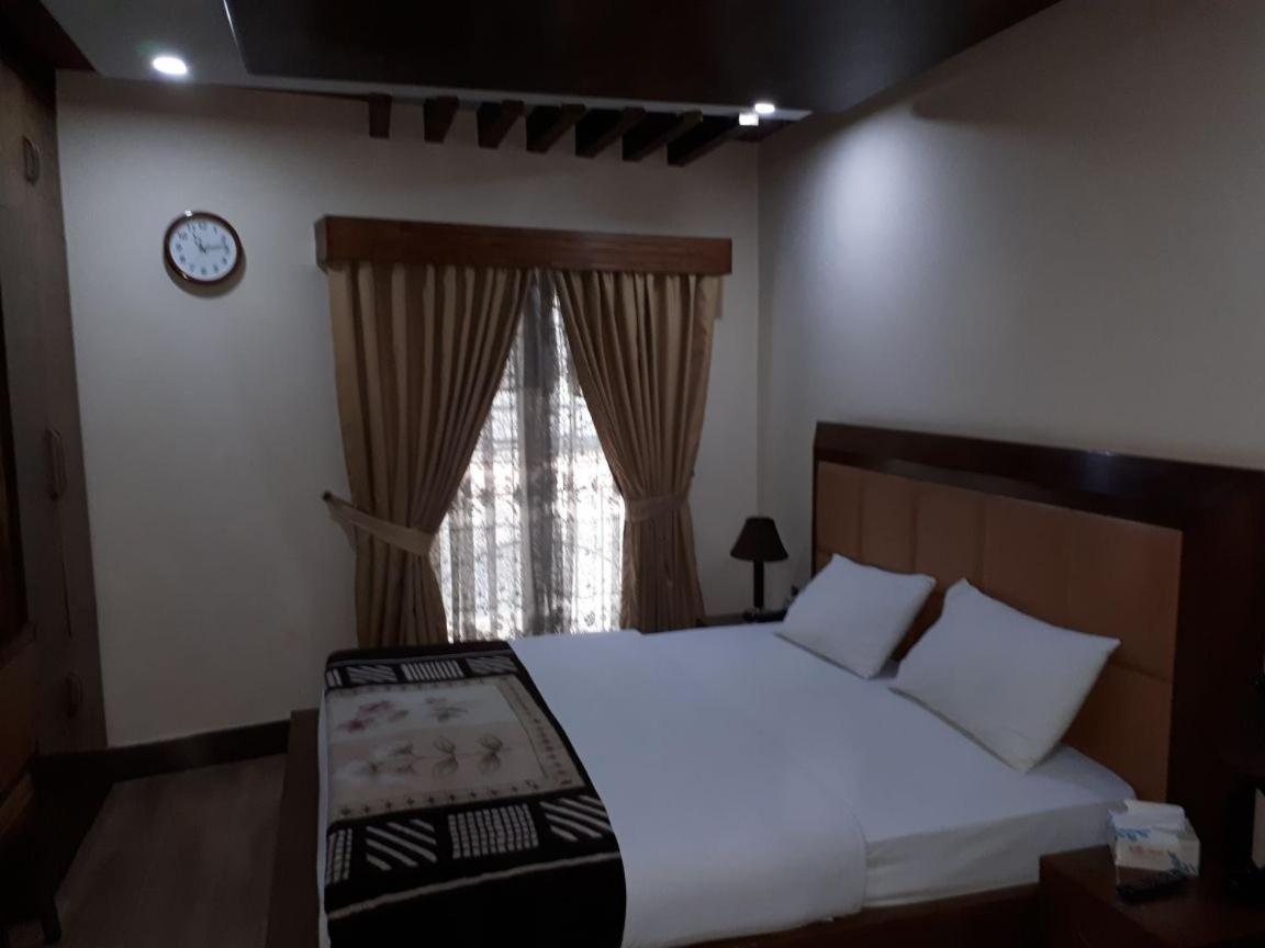 Midtown Hotel Равалпинди Екстериор снимка