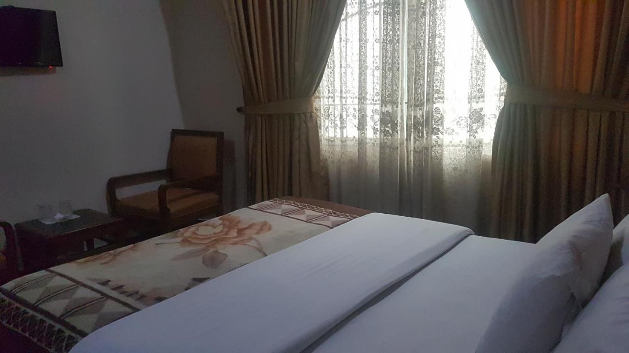 Midtown Hotel Равалпинди Екстериор снимка
