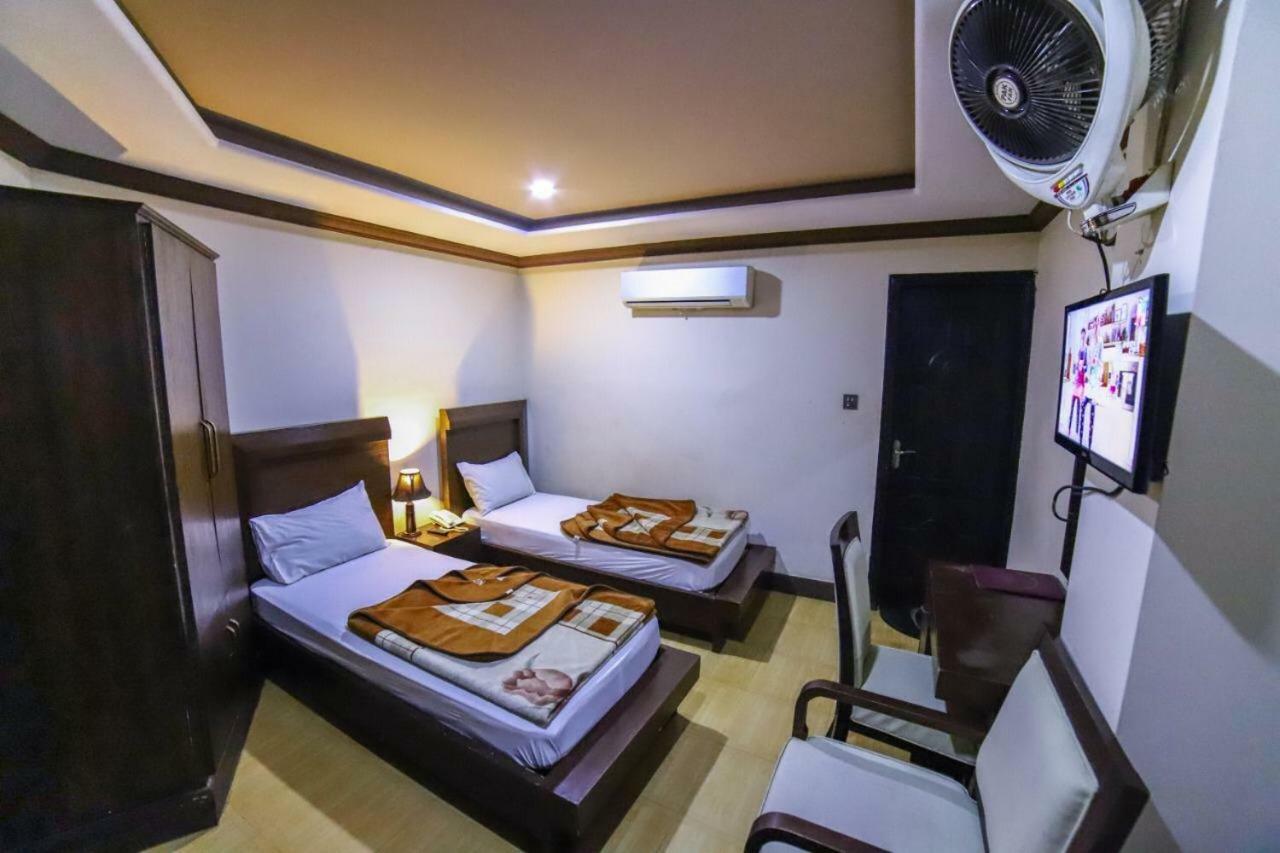 Midtown Hotel Равалпинди Екстериор снимка